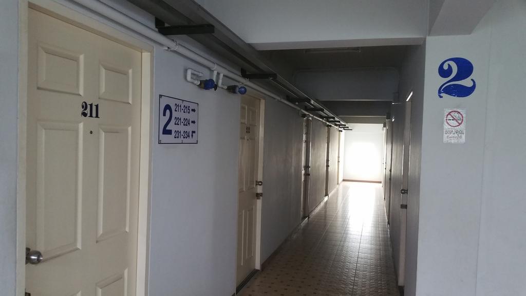 Charoen Apartment Hotel Trang Exteriör bild