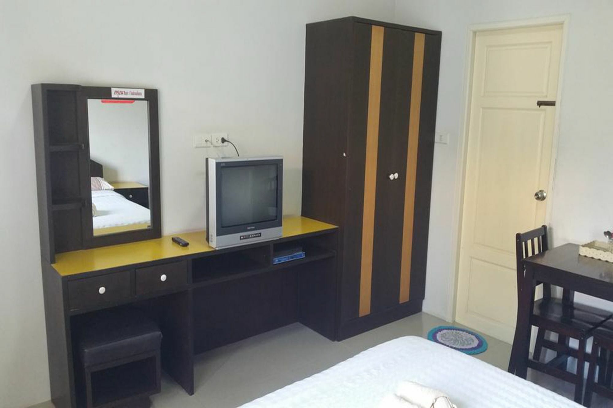 Charoen Apartment Hotel Trang Exteriör bild